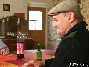 Regina baisée par de ...